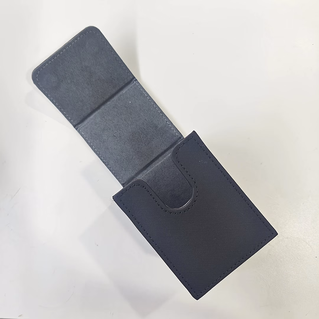 Porta deck - Mazzo 100 carte - Pokemon nero aperto