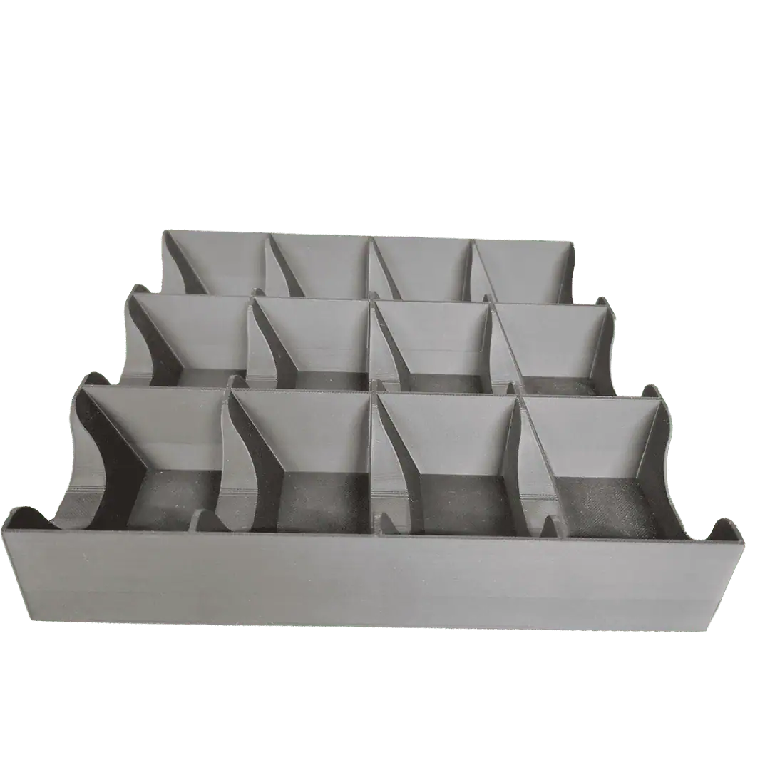 Vassoio in plastica con scomparti per organizzare oggetti.