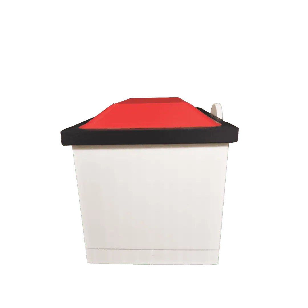 Tavolo da ping pong con superficie rossa e struttura bianca.