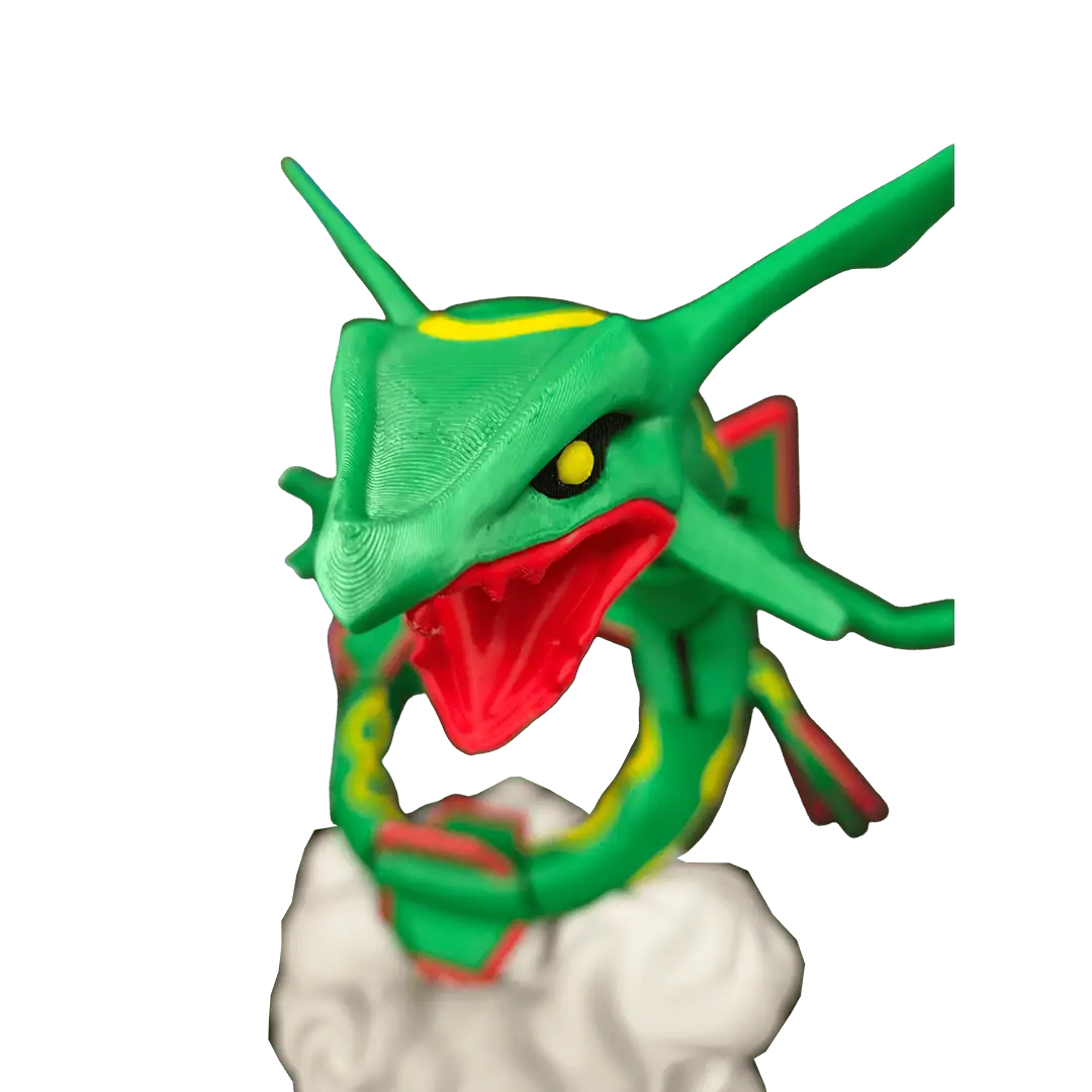 Figura di Pokémon Rayquaza in plastica colorata e dettagliata.